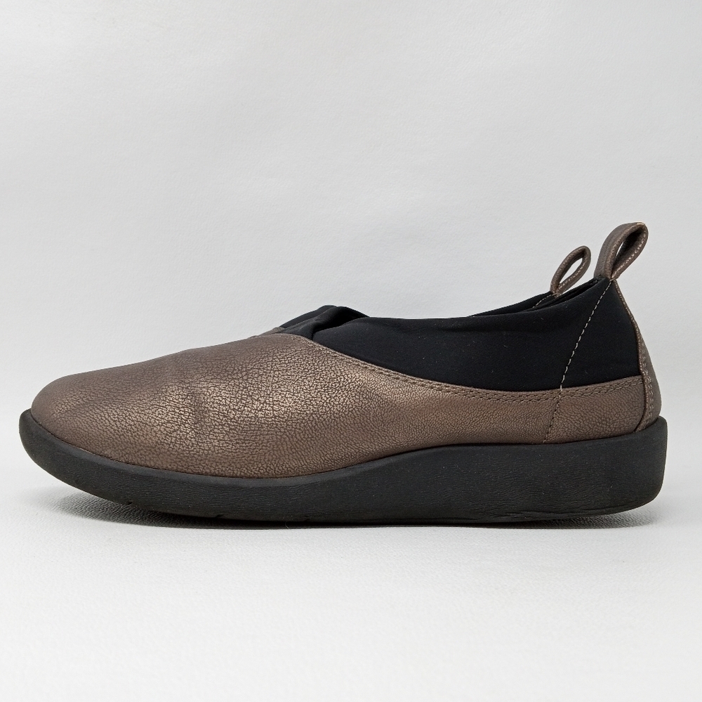 Clarks Cloud Steppers Womens Comfort Flat Shoes Brown Slip On Soft Cushion 7 M
